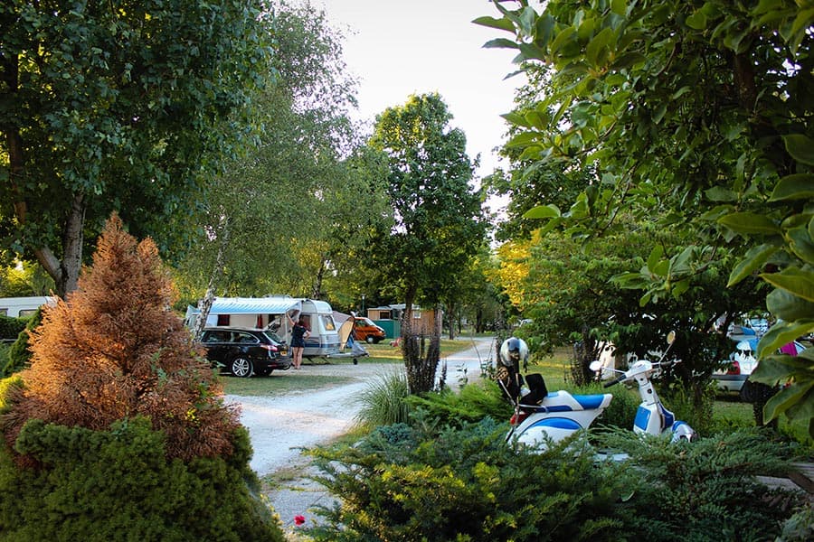 KAMP RESNIK, KAMNIK