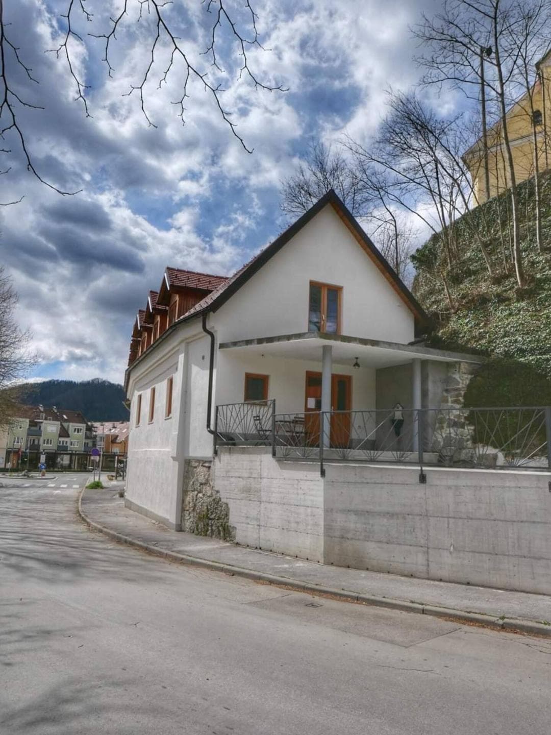 APARTMAJI, PRENOŠIŠČE PRI TERMAH, DOBRNA cover