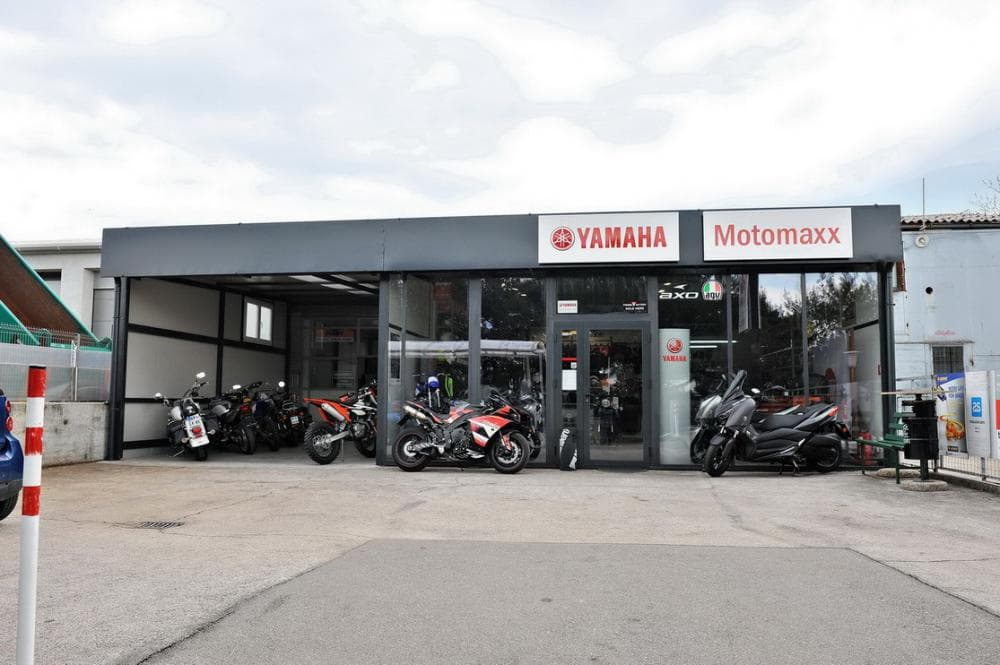 POOBLAŠČENI SERVISER PIAGGIO, SYM, HONDA cover