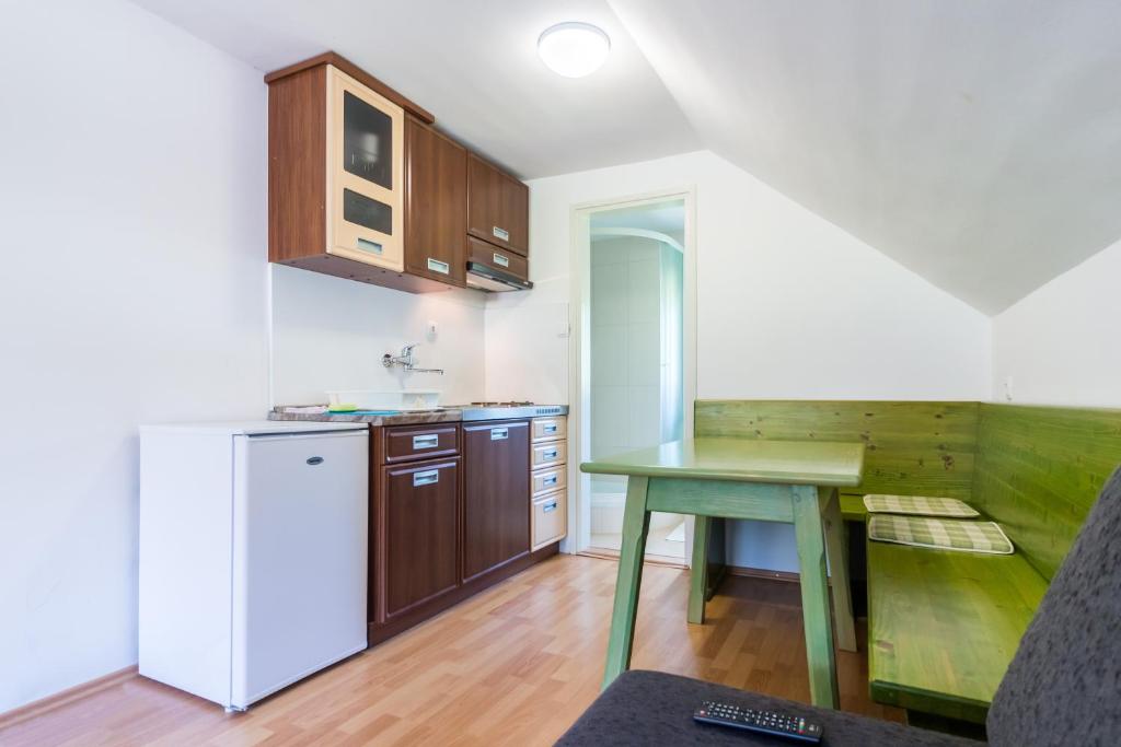 Apartmaji Heingman Bohinj, Ribičev laz